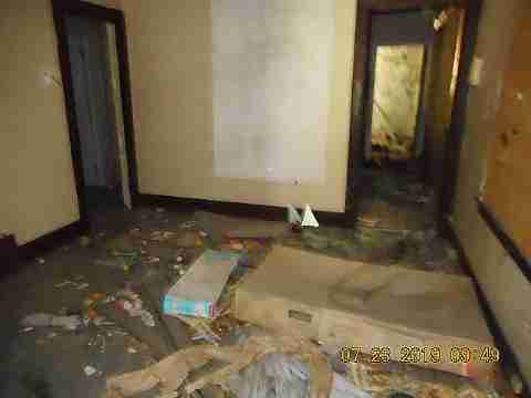 4400 St Clair (14)_m.jpg